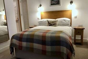 Bed and Breakfast Lucy S Tearoom