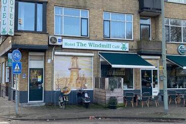 Hotelli Cafe The Windmill