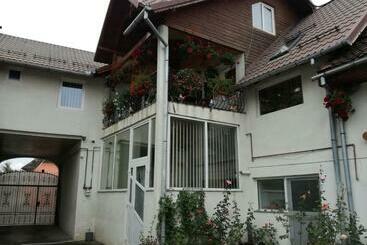 پانسیون Vila Nely