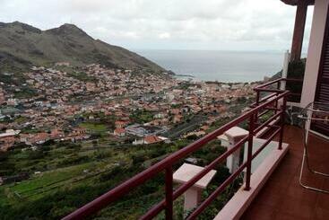 Pension (Hôtel basse catégorie) Moradia Cor De Rosa