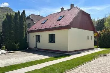 Majatalo Penzión Encián