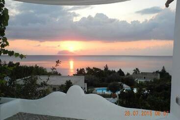 مبيت وإفطار Note Di Salina