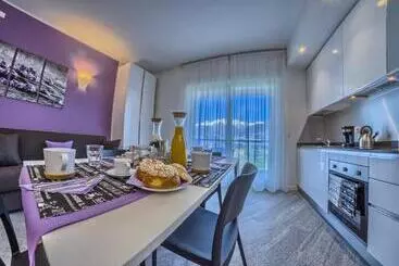 Rainbow Holiday Apartments Lake Como