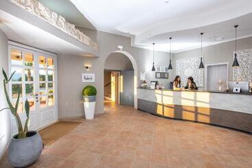 ホテル Baia D Oro