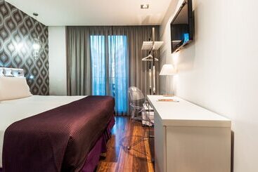 هتل Ikonik Ramblas