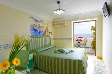 בית מלון כפרי Costa Diva