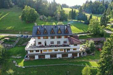 בית מלון כפרי Al Tajol