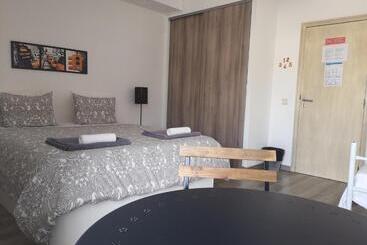 ペンション Taah Billa Guest House