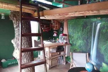 پانسیون Tree House Ramona & Fairytale Wooden House By Ljubljana