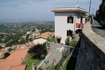 민박 Villa Dei Fantasmi