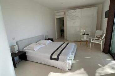 ペンション Villa Les Restanques