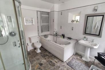 민박 Cascades Gardens