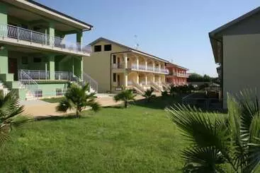 Huoneistohotelli Baia Dei Canonici