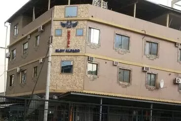 هتل Eloy Alfaro Hostel