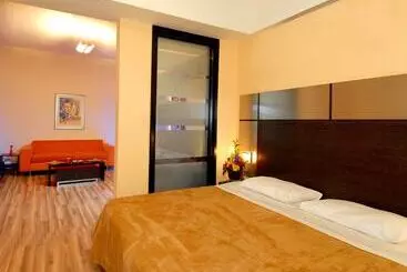 Aparthotel Suite Hotel Chrome