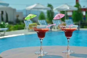 Жильё для туристов Birikos Hotel & Suites