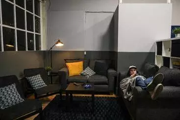 Retkeilymaja Onefam Waterloo 18 36 Years Old