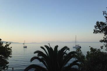 Отель Poros House