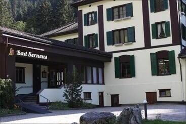 호텔 Bad Serneus