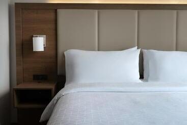 Holiday Inn Express Hotel & Suites Olive Branch, An Ihg