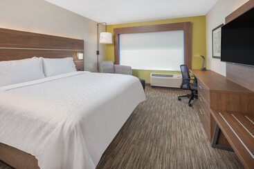 Отель Holiday Inn Express Madera, An Ihg