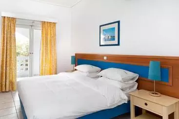 Daphne S Club Hotel Apartments