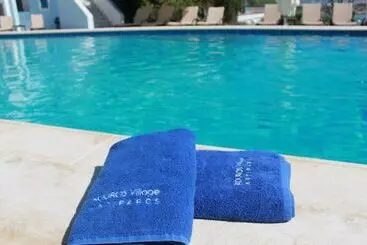 هتل Kouros Village