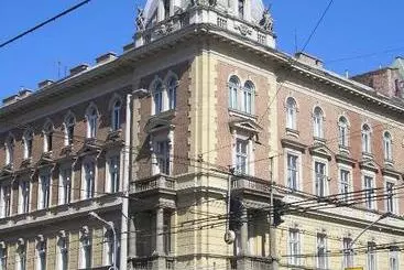 Interflat Hostel & Apartments