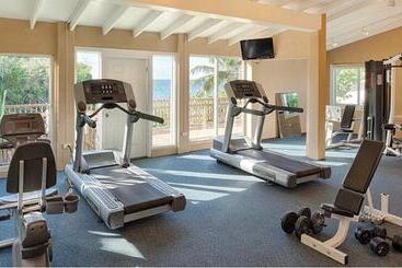 هتل Limetree Beach Resort By Club Wyndham