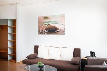 בית מלון כפרי Mainstreet