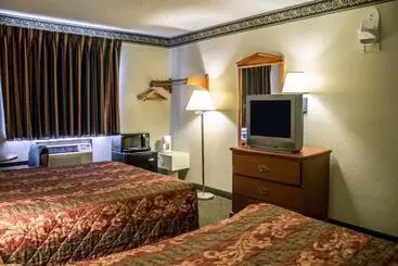 هتل Econo Lodge Akron Copley Northwest