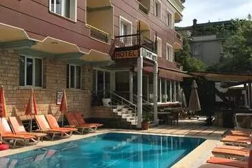 هتل آپارتمان Blue Yacht Marina Apart