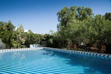 קוטג'' Casa Santos Murteira