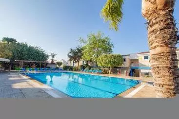 Green Bungalows Hotel Apartments