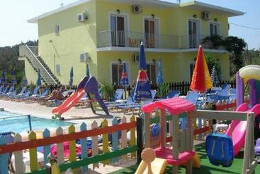 호텔 Amadeus Hawaii Apartments & Studios