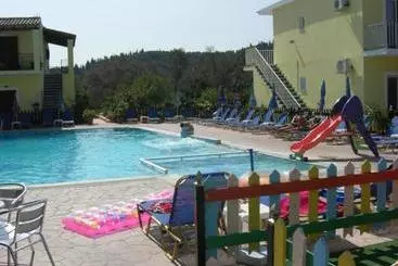 Отель Amadeus Hawaii Apartments & Studios