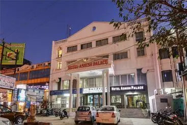 هتل Ashish Palace