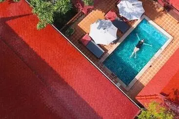 Отель Baan Amphawa Resort & Spa