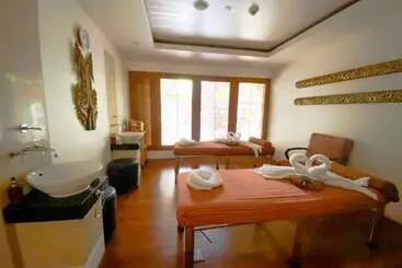 Отель The Quarter Saladaeng By Uhg