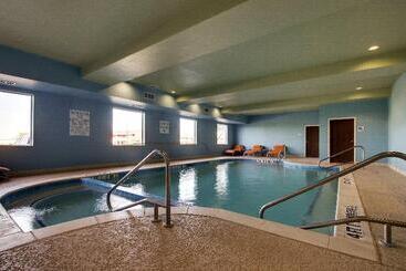 Holiday Inn Express Hotel & Suites Vernon College Area By Ihg