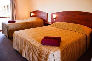 酒店 Erldunda Desert Oaks Resort