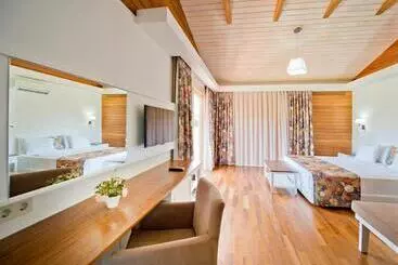 Bungalow-majoitus Cirali Hera