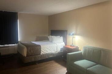 Отель Baymont By Wyndham Battle Creek/i94