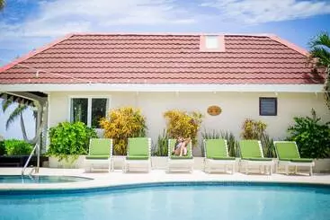 فندق Almond Beach Resort At Jaguar Reef