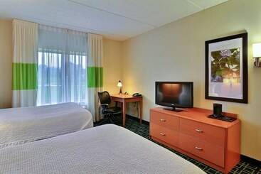 Отель Fairfield Inn & Suites Huntingdon Raystown Lake