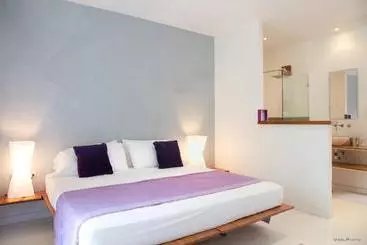 15 Love Bed & Breakfast