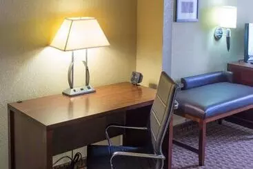 هتل Comfort Suites Port Allen Baton Rouge