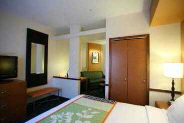 Отель Fairfield Inn And Suites By Marriott Lakeland Plant City