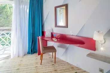 Hotel Garrigae Domaine De L Esterel   Piscine & Spa Cinq Mondes