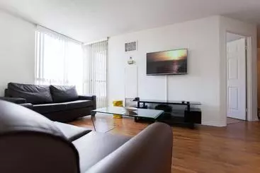 هتل آپارتمان Canada Suites On Bay